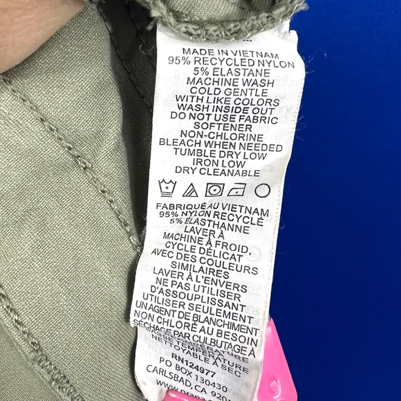 Like New |•PRANA•| Tan Knee Length Articulated Active Pants Size 6 - Picture 14 of 16